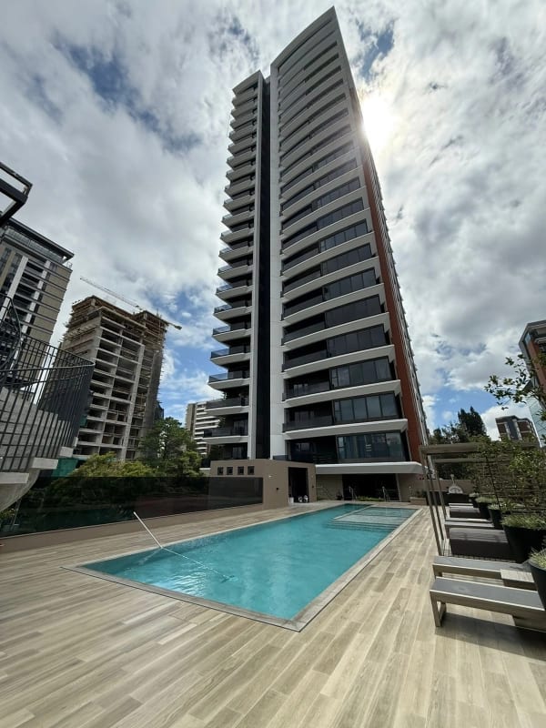 Apartamento en renta y venta en zona 10 — Apartamento en Alquiler en Santa Sofía 7AV, Zona 10, Guatemala, Ciudad — foto 2 de 14