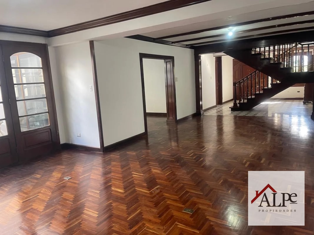 CASA EN VENTA LA VILLA ZONA 14 — Casa en Venta en Zona 14, Guatemala, Ciudad — foto 7 de 8