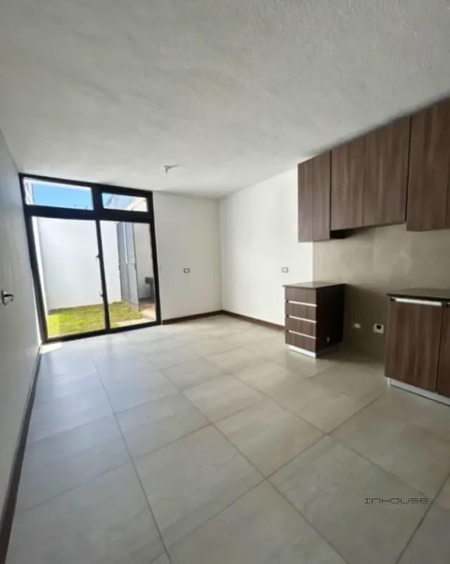 CASA EN VENTA EN SAN JOSE PINULA KM 19.2 CON APARTAMENTO INDEPENDIENTE — Casa en Venta en San José Pinula, Guatemala, Ciudad — foto 3 de 12