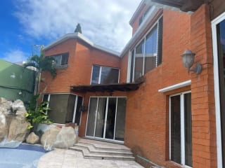 Hermosa y Amplia Casa en Venta Santa Catarina Pinula — Casa en Venta en Santa Catarina Pinula, Guatemala, Ciudad — miniatura 1 de 12