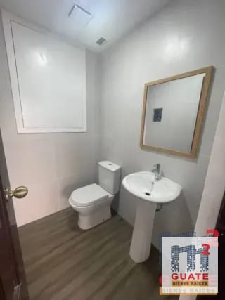 Oficina en Renta, Zona 10 — Oficina en Alquiler en Zona 10, Guatemala, Ciudad — miniatura 7 de 12