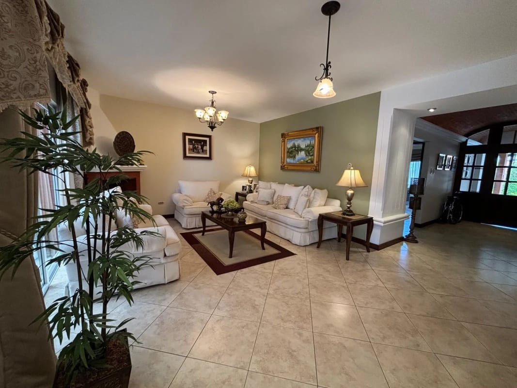 Casa en Km 18 Carretera a El Salvador — Casa en Venta en Carretera a El Salvador, Guatemala, Ciudad — foto 1 de 7