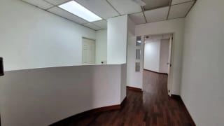 Renta de Oficina en Zona 10 Of 502 — Oficina en Alquiler en Guatemala, Ciudad — miniatura 4 de 5