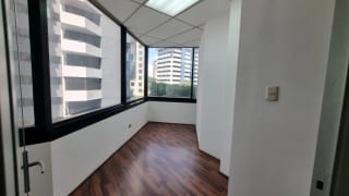 Renta de Oficina en Zona 10 Of 502 — Oficina en Alquiler en Guatemala, Ciudad — miniatura 2 de 5