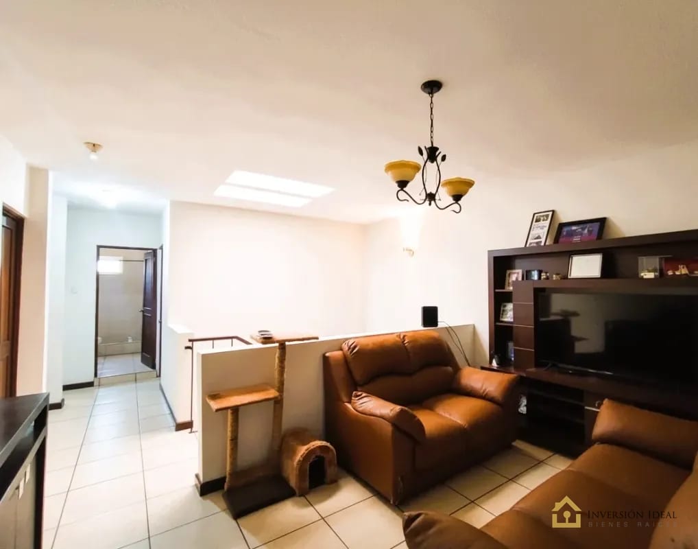 Vendo casa 4 habitaciones + cuarto de servicio en zona 16 — Casa en Venta en Hacienda Real, Zona 16, Guatemala, Ciudad — foto 3 de 11