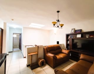 Vendo casa 4 habitaciones + cuarto de servicio en zona 16 — Casa en Venta en Hacienda Real, Zona 16, Guatemala, Ciudad — miniatura 3 de 11