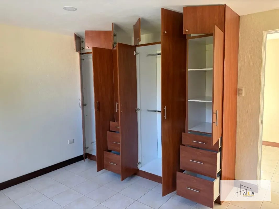 Hermosa casa en venta — Casa en Venta en Zona 8 Mixco, Guatemala, Ciudad — foto 12 de 15
