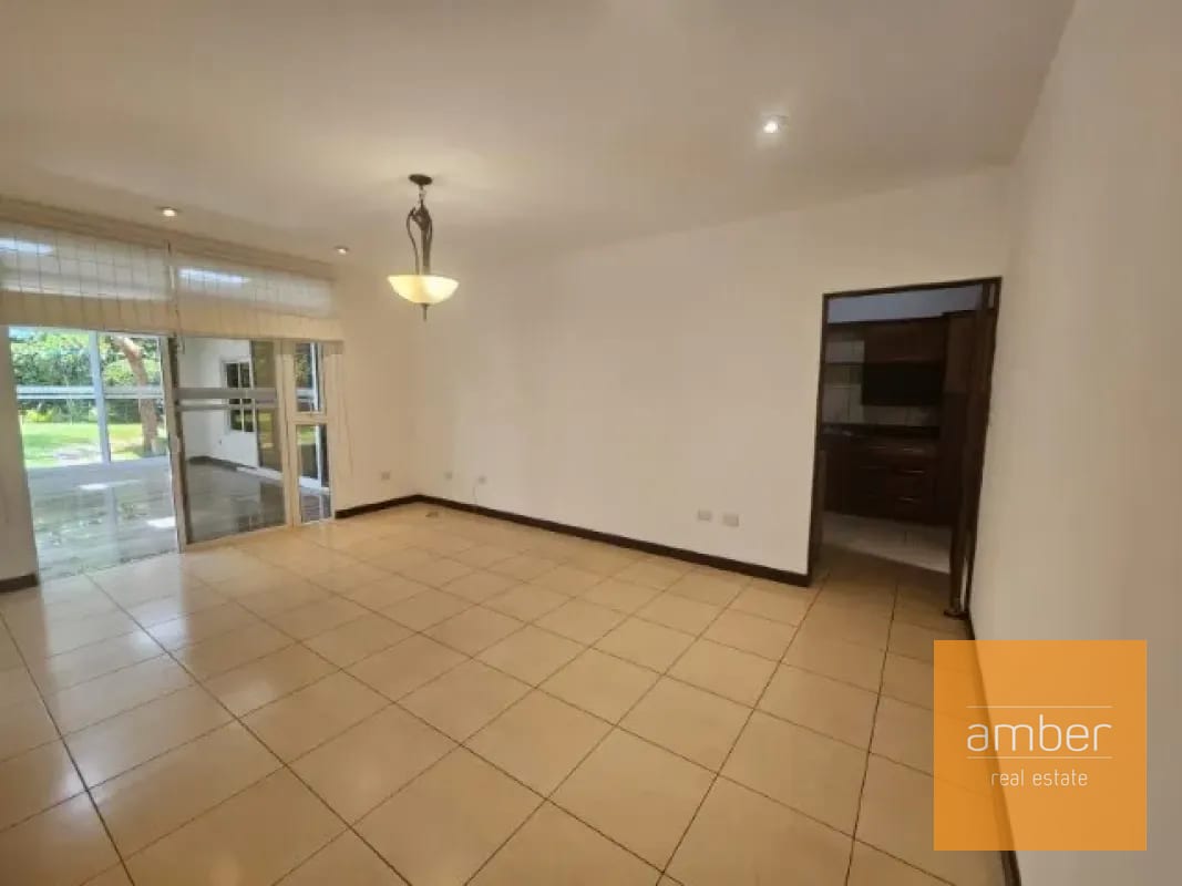 Casa en Los Diamantes, Km 16.5 CAES — Casa en Venta en Los Diamantes, Carretera a El Salvador, Guatemala, Ciudad — foto 11 de 13