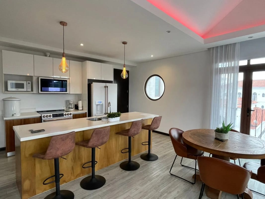 Apto amoblado en venta en LIRIOS DE CAYALÁ zona 16 — Apartamento en Venta en Lirios de Cayalá II, Zona 16, Guatemala, Ciudad — foto 1 de 10