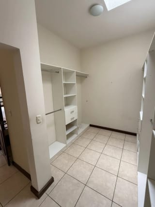 Amplia casa en Prados de Muxbal — Casa en Alquiler en Muxbal, Guatemala, Ciudad — miniatura 6 de 13