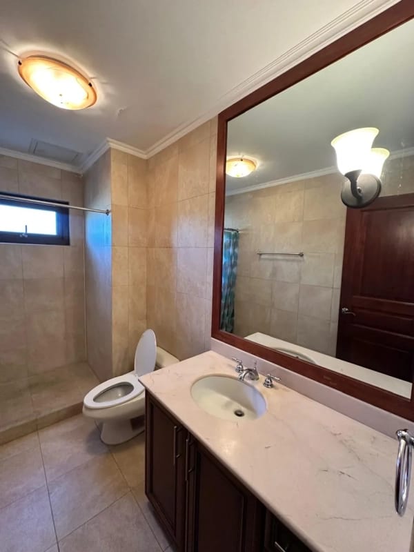 Apartamento amplio en renta – TADEUS, Zona 14, $2400 — Apartamento en Alquiler en Tadeus, Zona 14, Guatemala, Ciudad — foto 11 de 14