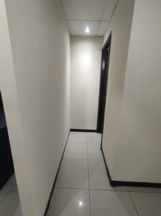 Amplia Oficina zona Geminis — Oficina en Alquiler en Zona 10, Guatemala, Ciudad — miniatura 1 de 5