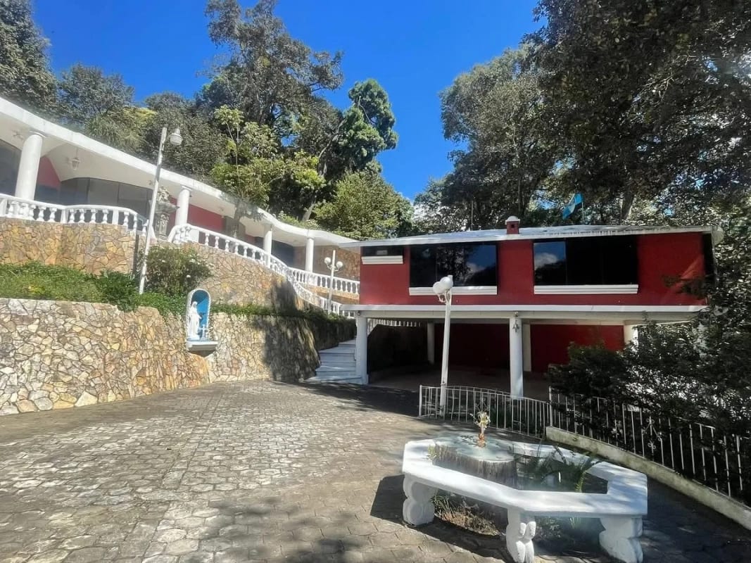 Hermosa casa dentro de garita — Casa en Venta en San Lucas Sacatepéquez, Sacatepéquez — foto 6 de 6