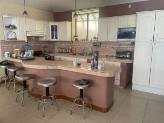 Hermosa casa dentro de garita — Casa en Venta en San Lucas Sacatepéquez, Sacatepéquez — miniatura 2 de 6
