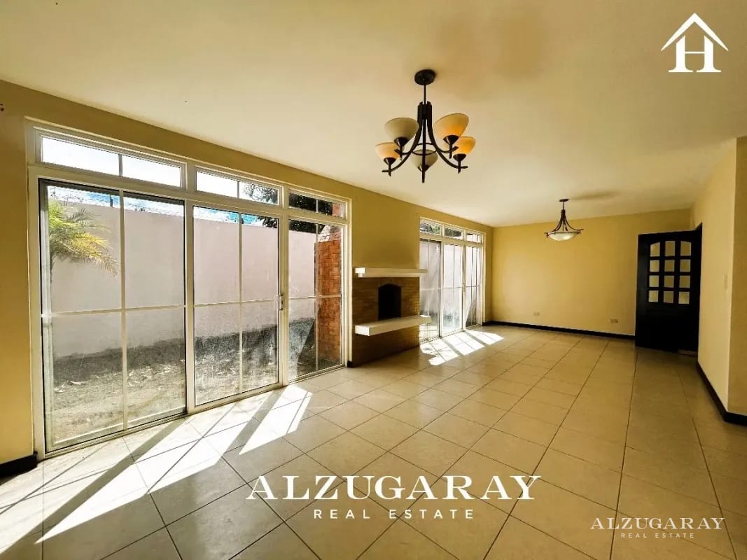 CASA AMPLIA C/ JARDIN, SAN JOSÉ PINULA - 3 HAB./ CONDOMINIO LOS MANANTIALES — Casa en Venta en Carretera a El Salvador, Guatemala, Ciudad — foto 1 de 11