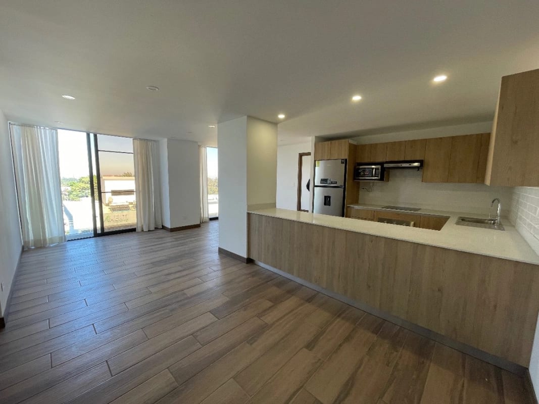 APARTAMENTO RENTA ZONA 15 VH1., 94 MTS2, 3 DORMITORIOS.2 PARQUEOS $1,350 — Apartamento en Alquiler en Vista Hermosa I, Zona 15, Guatemala, Ciudad — foto 1 de 6