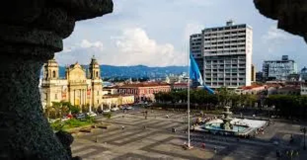 Gran Oportunidad! Inmueble en zona 1 con gran Exposicion Comercial! — Local en Alquiler en Zona 1, Guatemala, Ciudad — foto 1 de 1