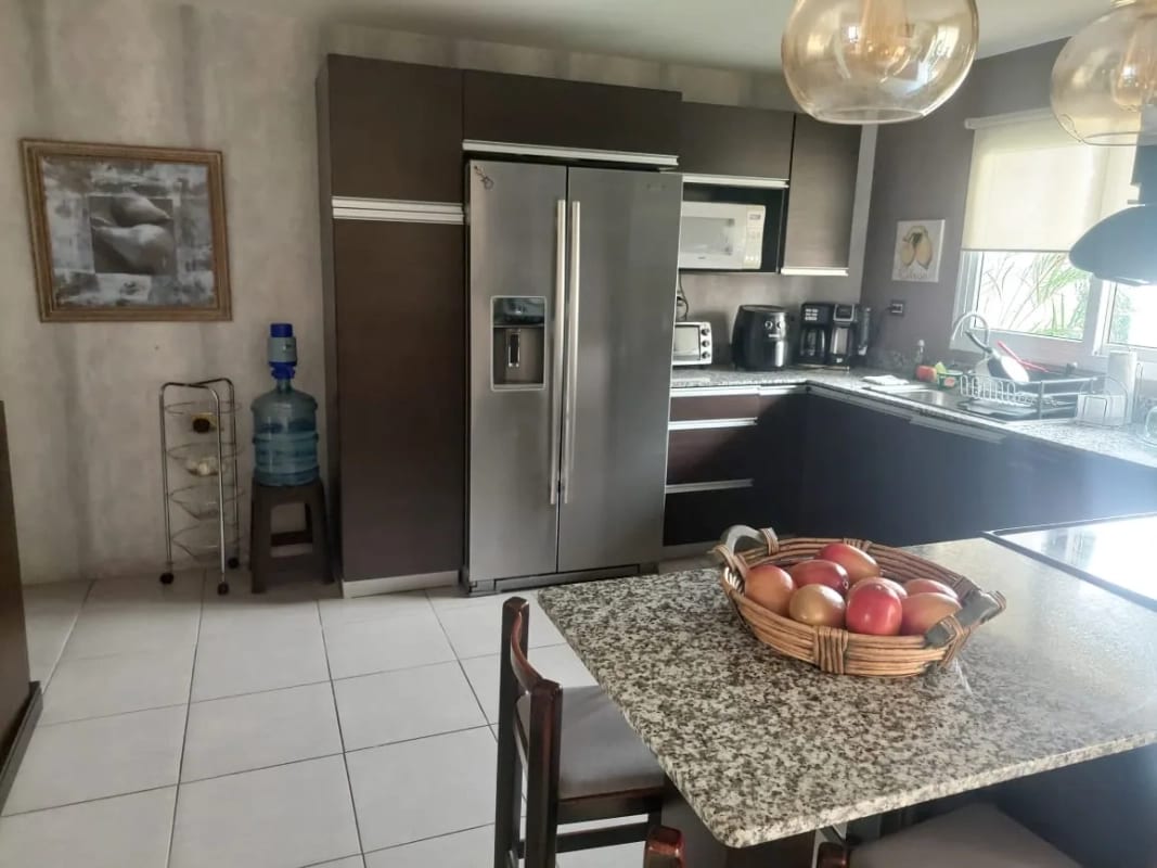 Casa en venta, Remodelada y Ampliada, Cumbres de la Arboleda, Km. 21.5 Carretera a El Salvador — Casa en Venta en Cumbres de La Arboleda, Carretera a El Salvador, Guatemala, Ciudad — foto 5 de 8