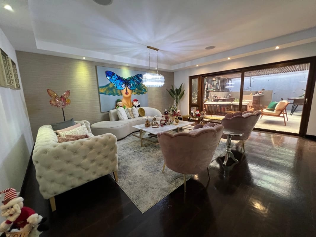  CASA VENTA CONDOMINIO EXCLUSIVO LA JOYA ZONA 10, 4 DORMITORIOS, 440 Mts2 , 3.5 BAÑOS~4 PARQUEOS $1,000,000 DOLARES — Casa en Venta en Zona 10, Guatemala, Ciudad — foto 2 de 11