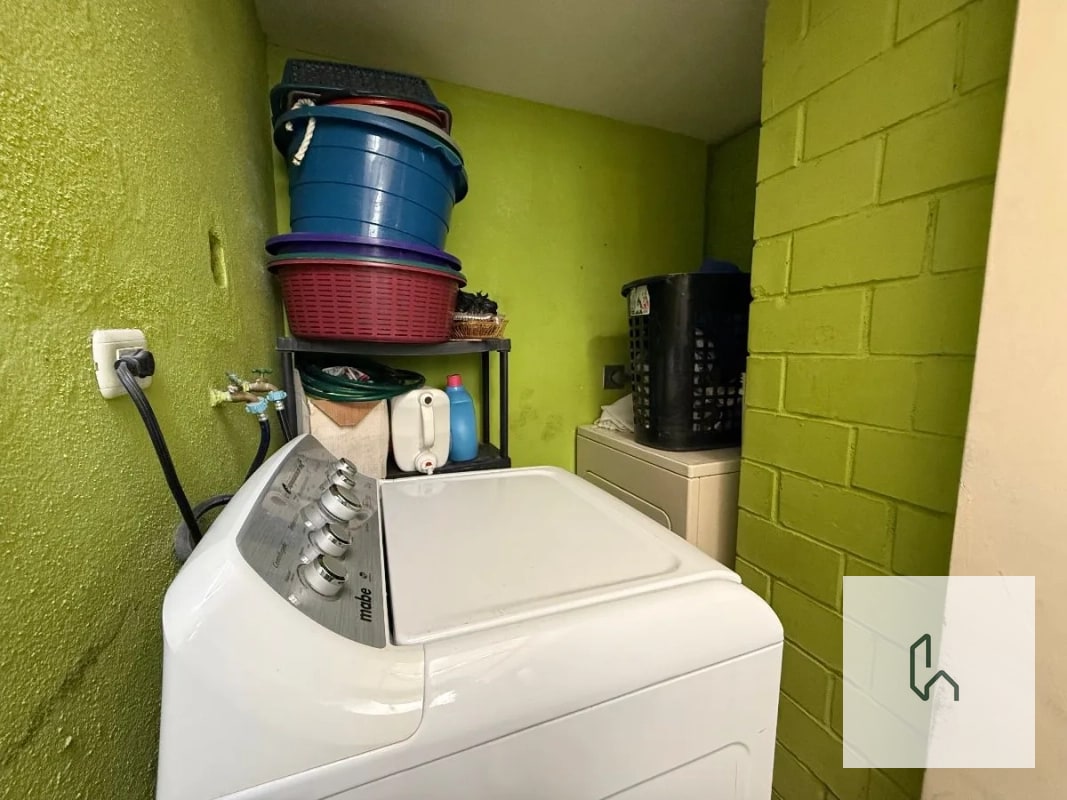 VENTA DE CASA EN JARDINES DE MINERVA 1 — Casa en Venta en Zona 11 Mixco, Guatemala, Ciudad — foto 9 de 14