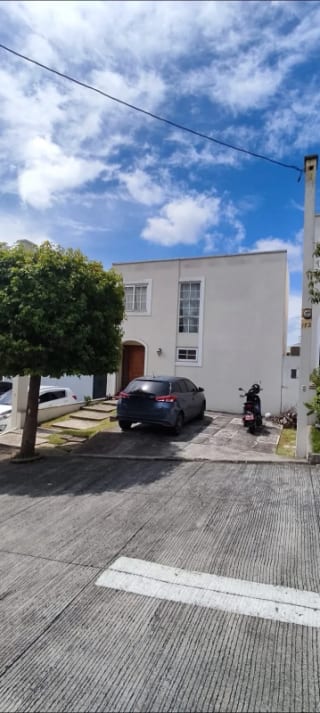 CASA EN VENTA JARDINES DE ARRAZOLA KM 19.5 FRAIJANES — Casa en Venta en Jardines de Arrazola, Carretera a El Salvador, Guatemala, Ciudad — miniatura 10 de 10