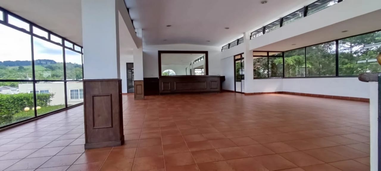 CASA EN VENTA JARDINES DE ARRAZOLA KM 19.5 FRAIJANES — Casa en Venta en Jardines de Arrazola, Carretera a El Salvador, Guatemala, Ciudad — foto 4 de 10