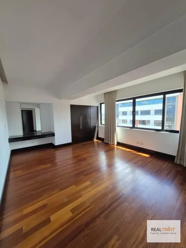 EN VENTA ESPECTACULAR PENTHOUSE — Apartamento en Venta en Zona 14, Guatemala, Ciudad — foto 13 de 16
