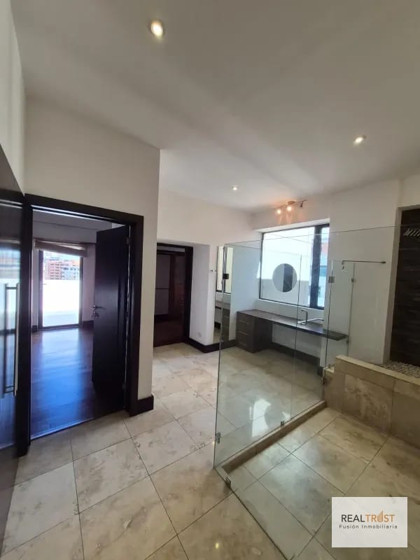 EN VENTA ESPECTACULAR PENTHOUSE — Apartamento en Venta en Zona 14, Guatemala, Ciudad — foto 5 de 16