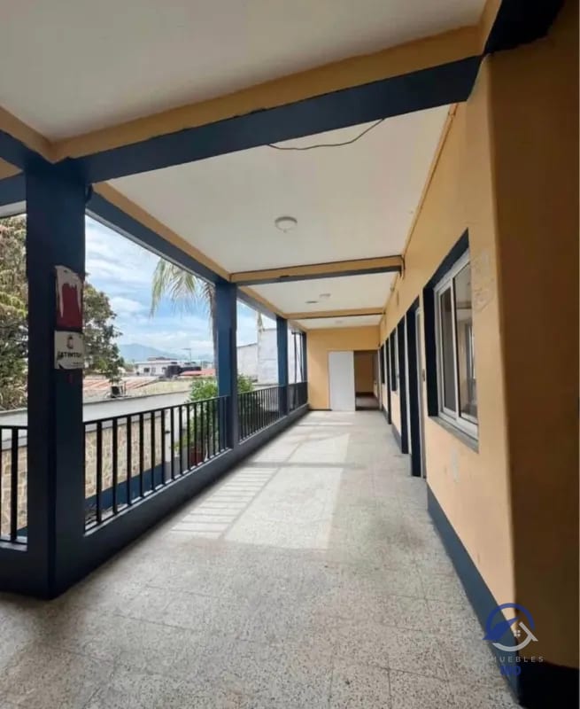 Amplia casa comercial en renta a cuadra y media del Parque Central de Zacapa — Casa en Alquiler en Rio Hondo, Zacapa — foto 4 de 9