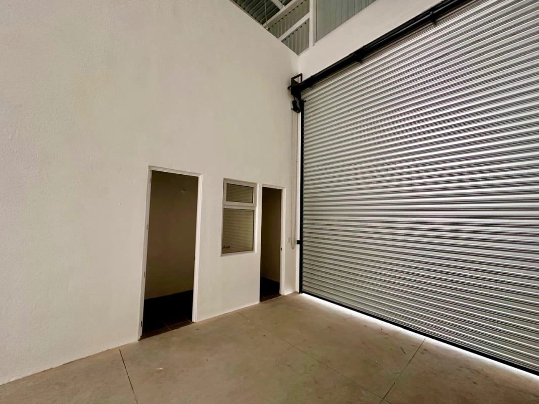 Alquilo Amplia Ofibodega en Excelente Ubicacion en Carr. a el Salvador — Bodega / Ofibodega en Alquiler en Carretera a El Salvador, Guatemala, Ciudad — foto 9 de 12