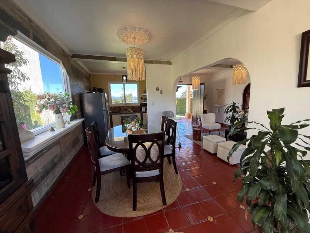 🏡 Casa de Lujo en Venta | Santa Elena Barillas
💰 Precio: US$365,000 — Casa en Venta en Santa Elena del Lago, Santa Elena Barillas, Guatemala, Ciudad — foto 16 de 17