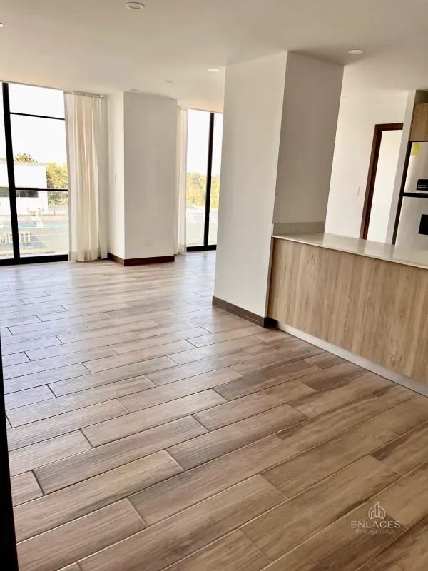 Zona 15 • Apartamento en Renta • Edificio Privé • 3 habitaciones • 2 baños • 3 parqueos — Apartamento en Alquiler en Zona 15, Guatemala, Ciudad — foto 8 de 17