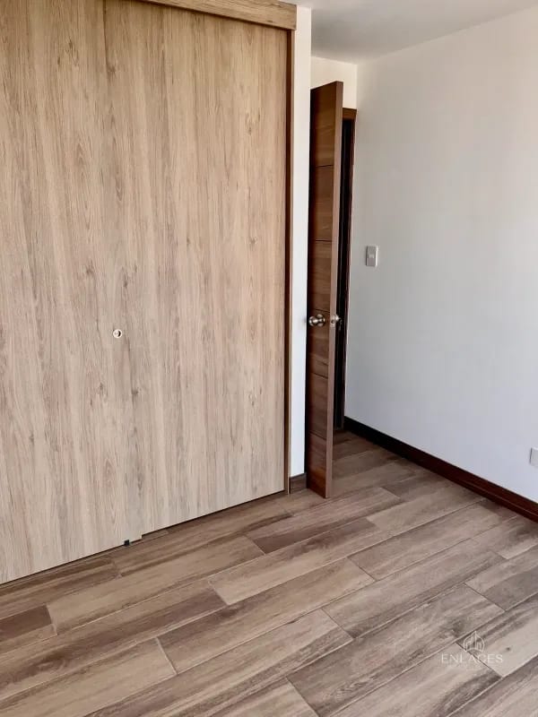 Zona 15 • Apartamento en Renta • Edificio Privé • 3 habitaciones • 2 baños • 3 parqueos — Apartamento en Alquiler en Zona 15, Guatemala, Ciudad — foto 7 de 17