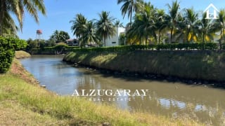 TERRENO PLANO FRENTE AL CANAL 1,063 VR2 / PÉRGOLAS DEL MAR IZTAPA — Terreno en Venta en Pérgolas del Mar, Iztapa, Escuintla — miniatura 3 de 6