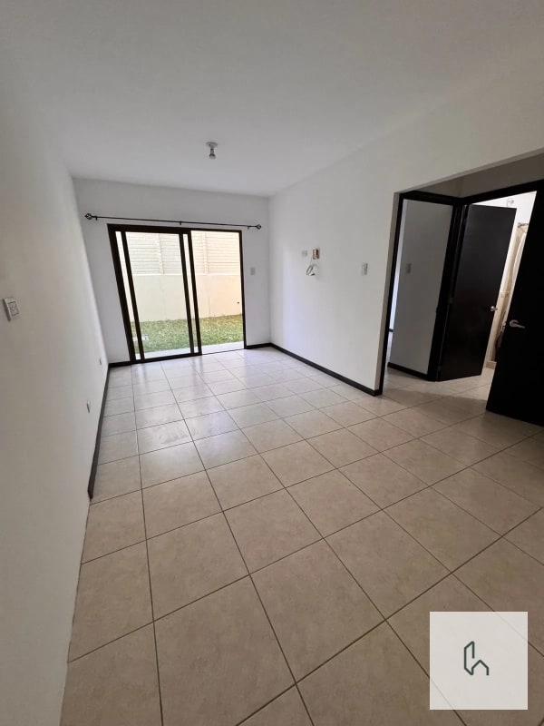 VENTA DE AMPLIA CASA EN VISTAS DE SAN ISIDRO Z.16 — Casa en Venta en Vistas de San Isidro, Zona 16, Guatemala, Ciudad — foto 6 de 11
