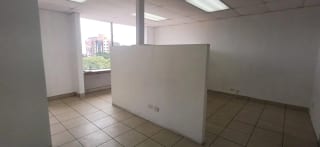OFICINA EN RENTA - ZONA 9 — Oficina en Alquiler en Zona 9, Guatemala, Ciudad — miniatura 1 de 7