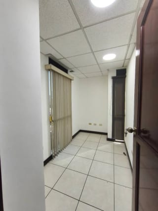 OFICINA PREMIUM EN RENTA - EDIFICIO ZONA 10 — Oficina en Alquiler en Zona 10, Guatemala, Ciudad — miniatura 14 de 14