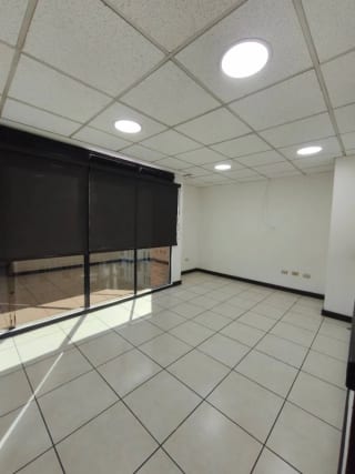 OFICINA PREMIUM EN RENTA - EDIFICIO ZONA 10 — Oficina en Alquiler en Zona 10, Guatemala, Ciudad — miniatura 13 de 14