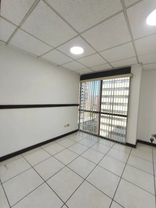 OFICINA PREMIUM EN RENTA - EDIFICIO ZONA 10 — Oficina en Alquiler en Zona 10, Guatemala, Ciudad — miniatura 12 de 14