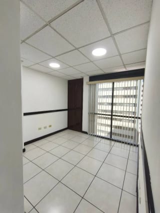 OFICINA PREMIUM EN RENTA - EDIFICIO ZONA 10 — Oficina en Alquiler en Zona 10, Guatemala, Ciudad — miniatura 11 de 14