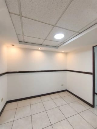 OFICINA PREMIUM EN RENTA - EDIFICIO ZONA 10 — Oficina en Alquiler en Zona 10, Guatemala, Ciudad — miniatura 5 de 14