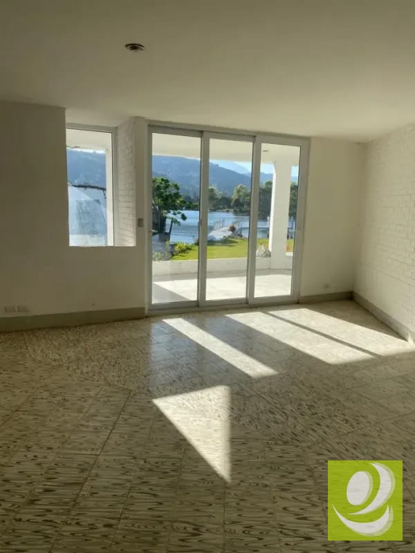 Chalet en venta en Villa Canales, Guatemala — Casa vacacional en Venta en Villa Canales, Guatemala, Ciudad — foto 12 de 15