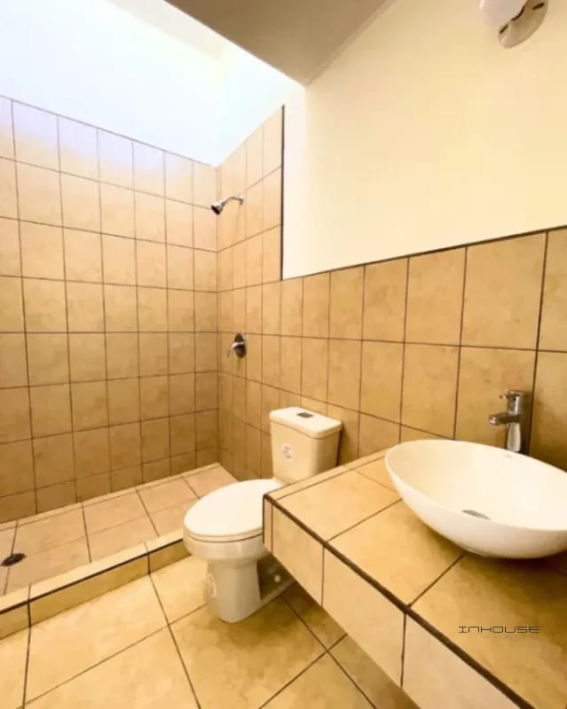 CASA EN VENTA EN ZONA 16 SAN ISIDRO PARA ESTRENAR — Casa en Venta en Zona 16, Guatemala, Ciudad — foto 8 de 11