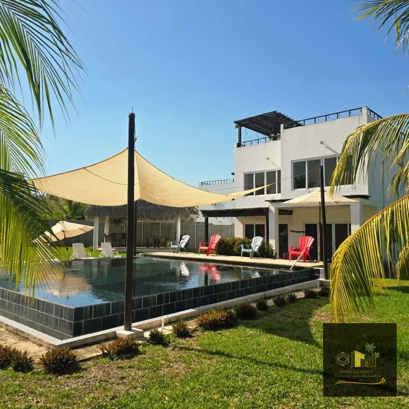 CASA DE PLAYA EN VENTA EN MONTERRICO — Casa vacacional en Venta en Monterrico, Santa Rosa — foto 1 de 17