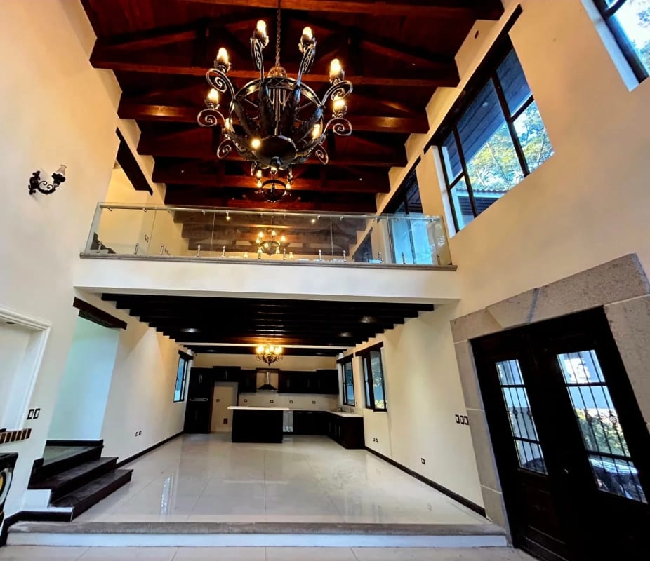 PROPIEDAD EN VENTA SOBRE CARRETERA INTERAMERICANA Km.33.8 — Casa en Venta en Santa Maria Cauqué, Sacatepéquez — foto 13 de 14