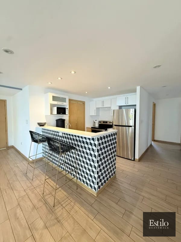 APARTAMENTO AMUEBLADO EN VENTA ZONA 10 — Apartamento en Venta en Zona 10, Guatemala, Ciudad — foto 4 de 9