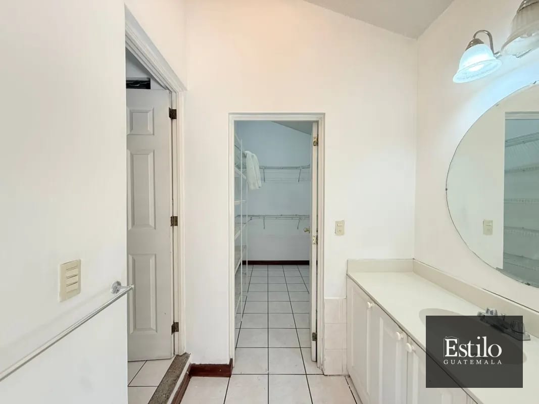 CASA EN VENTA — Casa en Venta en Vistas de Kanajuyú, Zona 16, Guatemala, Ciudad — foto 4 de 10
