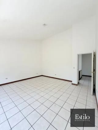 CASA EN VENTA — Casa en Venta en Vistas de Kanajuyú, Zona 16, Guatemala, Ciudad — miniatura 2 de 10