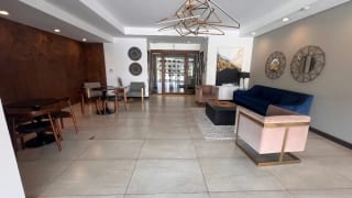 ALQUILER DE APARTAMENTO EN EDIFICIO 20/21, ZONA 16 — Apartamento en Alquiler en San Isidro 20/21, Zona 16, Guatemala, Ciudad — miniatura 1 de 12