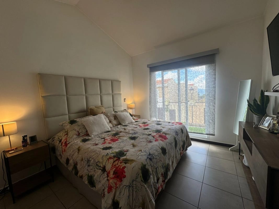 Casa en Venta en Cumbres de la Arboleda CAES — Casa en Venta en Cumbres de La Arboleda, Carretera a El Salvador, Guatemala, Ciudad — foto 4 de 13
